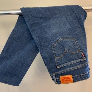 Levi’s ⭐️ LIKE NEW ⭐️ Levis 712 Slim Jeans Size 31